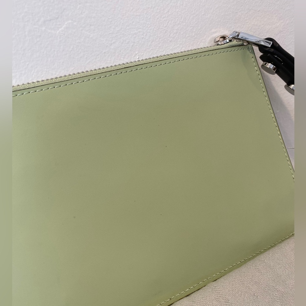 Timbuk2 Smooth Moves Leather Wristlet - Picture 6 of 15
